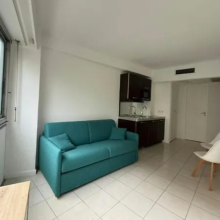 شقة A Modern Recently Renovated, 7 Min To