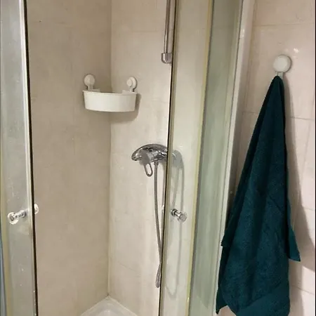 شقة A Modern Recently Renovated, 7 Min To نيس