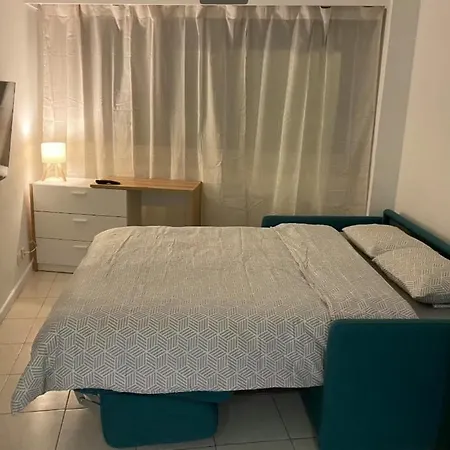 شقة A Modern Recently Renovated, 7 Min To *